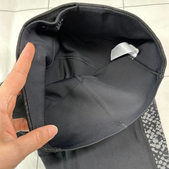 Athleta Shorts Womens XS Black Stay Fly 9" Compression Reflective Athletic Run - Picture 7 of 11